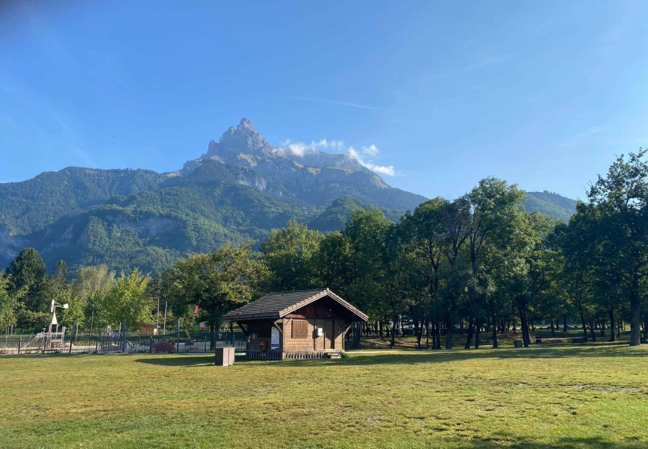 Mobil-Home Agreable Au Pieds Du Lac De Passy パッシー エクステリア 写真